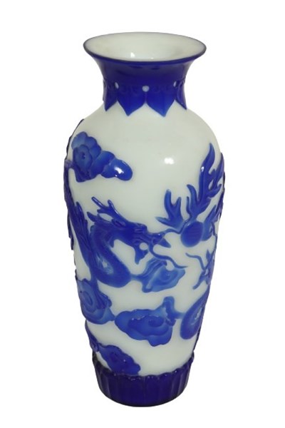 Lot 25 - PEKING OVERLAY GLASS VASE