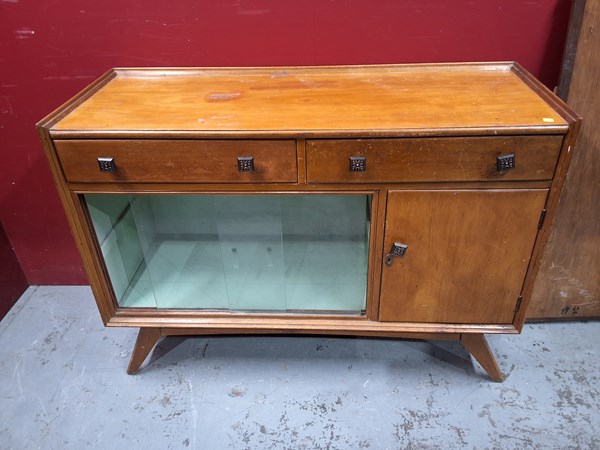 Lot 43 - SIDEBOARD