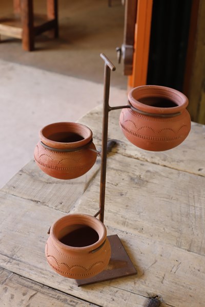 Lot 7 - PLANTER