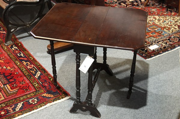 Lot 311 - DROPSIDE TABLE