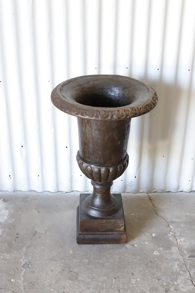 Lot 505 - CAST IRON URN