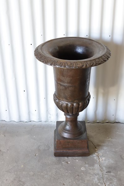 Lot 444 - CAST IRON URN