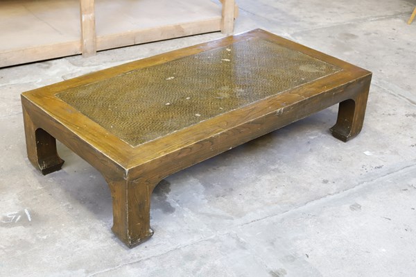 Lot 81 - COFFEE TABLE