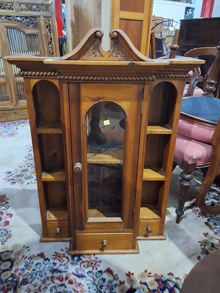 Lot 44 - HANGING CABINET