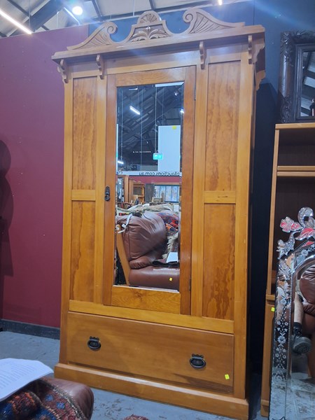 Lot 88 - WARDROBE