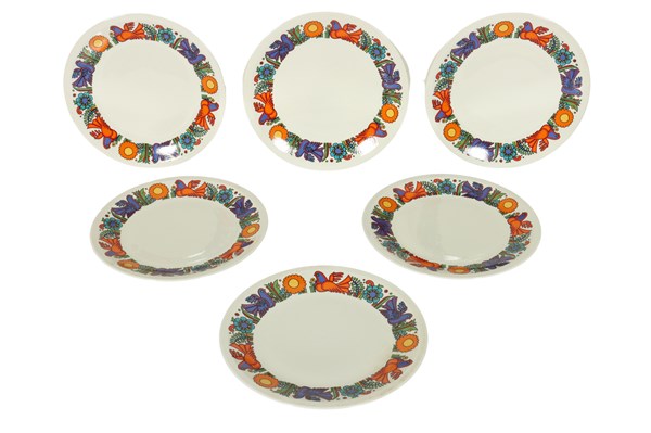Lot 36 - ACAPULCO DINNERWARE