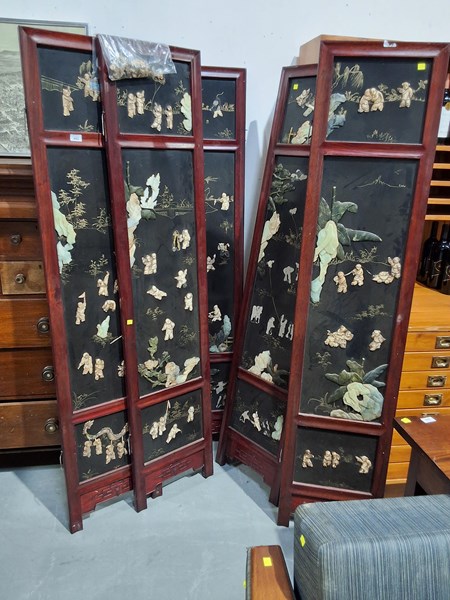 Lot 186 - DRESSING SCREEN