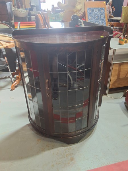Lot 1 - CHINA CABINET