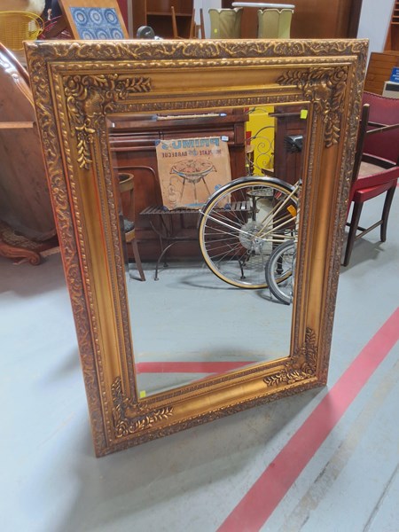Lot 23 - MIRROR