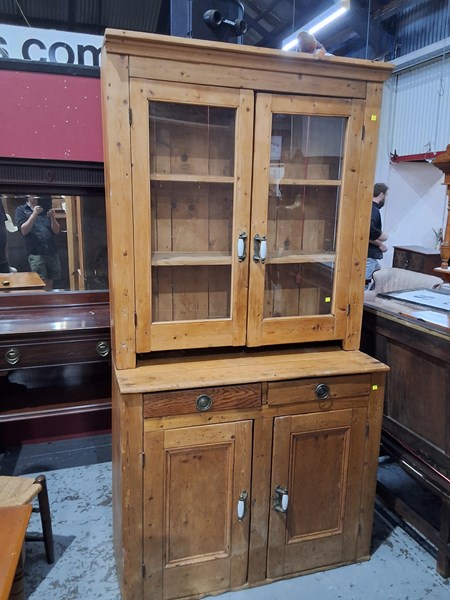 Lot 87 - KITCHEN CABINET