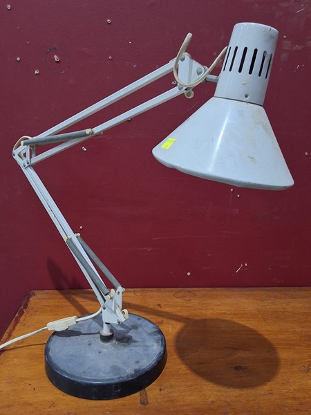 Lot 269 - DESK LAMP