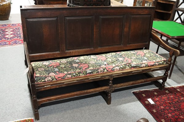 Lot 18 - SETTLE BENCH