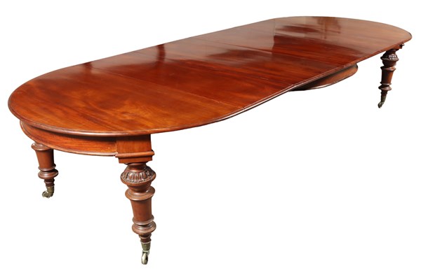 Lot 3 - EXTENSION DINING TABLE