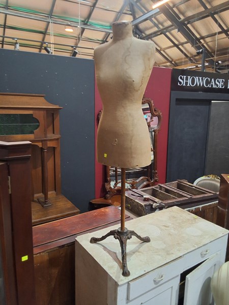 Lot 14 - DRESSMAKERS DUMMY