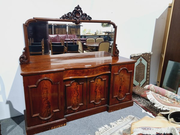 Lot 32 - SIDEBOARD