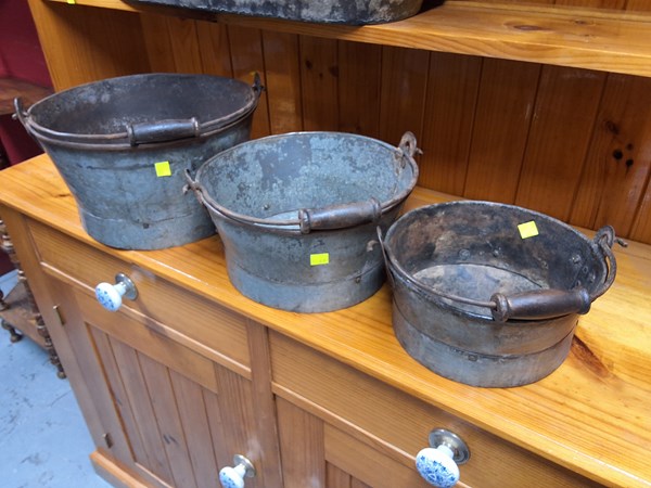 Lot 46 - BUCKETS