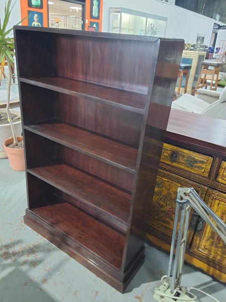 Lot 28 - BOOKSHELF