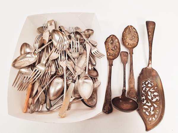 Lot 1031 - CUTLERY AND FLATWARE