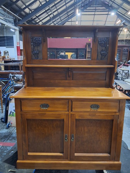 Lot 48 - SIDEBOARD