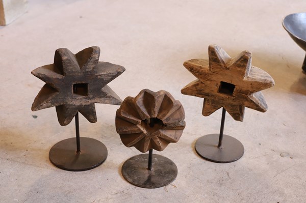 Lot 20 - ORNAMENT