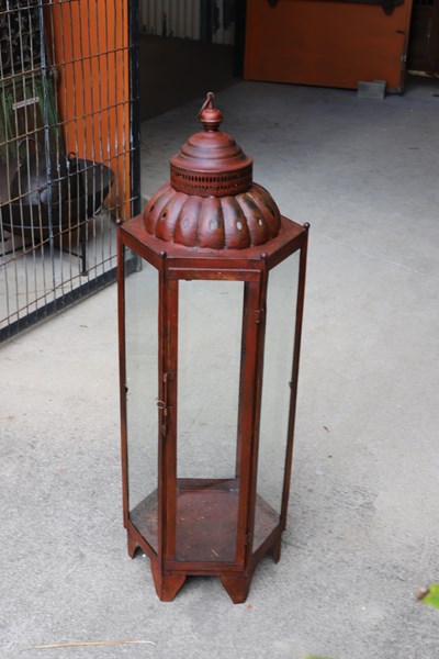 Lot 36 - LANTERN