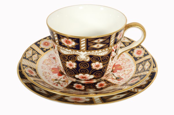 Lot 23 - ROYAL CROWN DERBY
