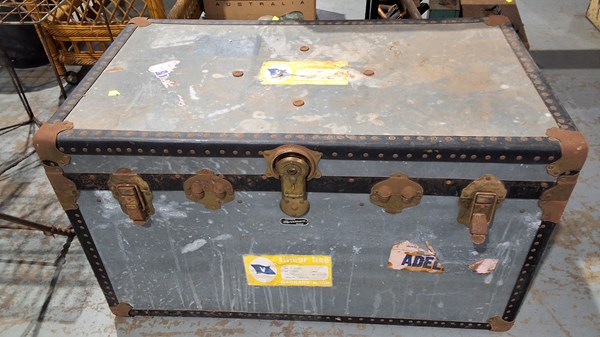 Lot 152 - SHIPPING TRUNK