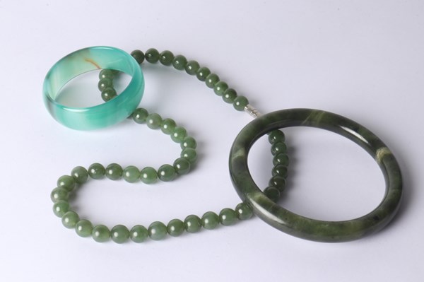 Lot 1032 - JEWELLERY