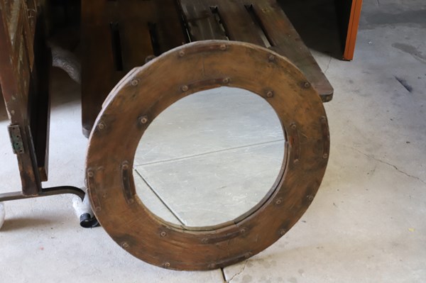Lot 49 - ROUND MIRROR