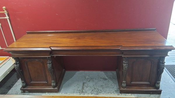 Lot 39 - VICTORIAN SIDEBOARD
