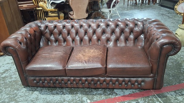 Lot 3 - THREE SEATER CHESTERFIELD LOUNGE