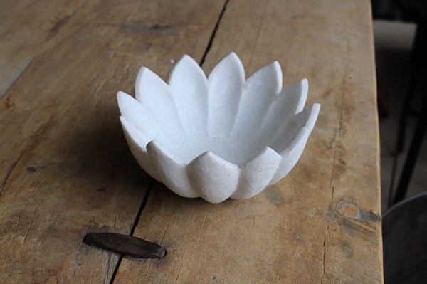 Lot 15 - MARBLE DISH