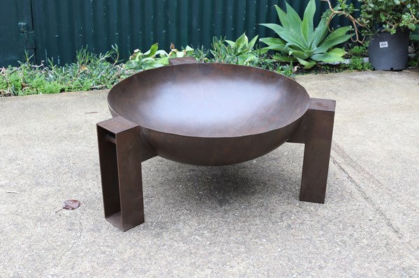 Lot 99 - CONTEMPORARY FIRE PIT