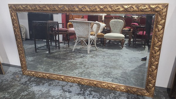 Lot 58 - WALL MIRROR