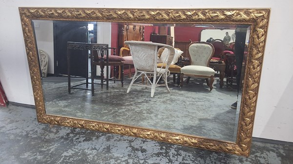 Lot 69 - WALL MIRROR