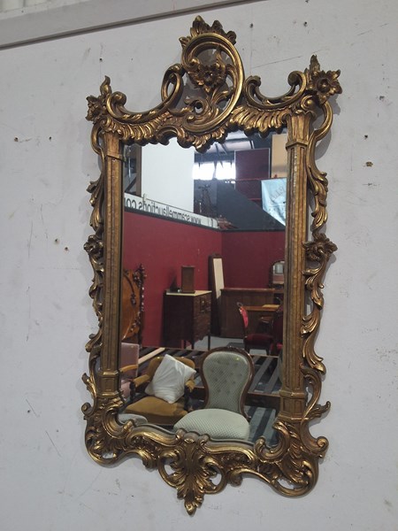 Lot 2 - WALL MIRROR