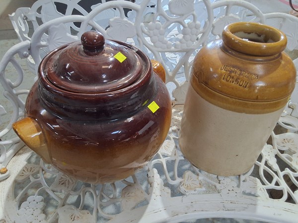 Lot 4 - CROCK POT