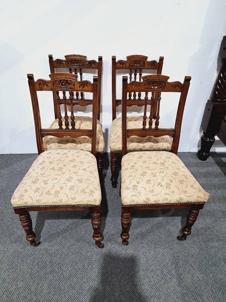 Lot 8 - DINING CHAIRS