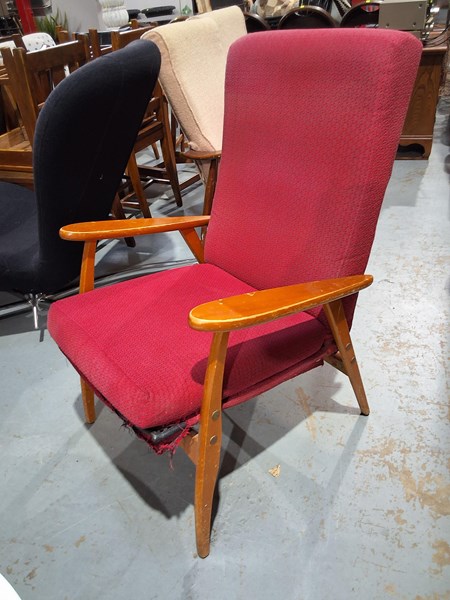 Lot 375 - ARMCHAIR
