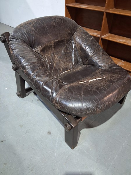 Lot 355 - ARMCHAIR