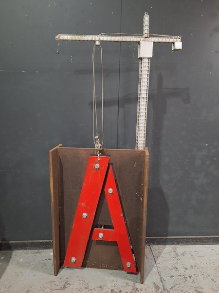 Lot 98 - ARCHITECTURAL SCULPTURE