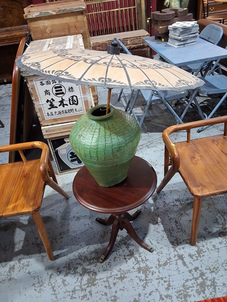 Lot 125 - FURNITURE LOT
