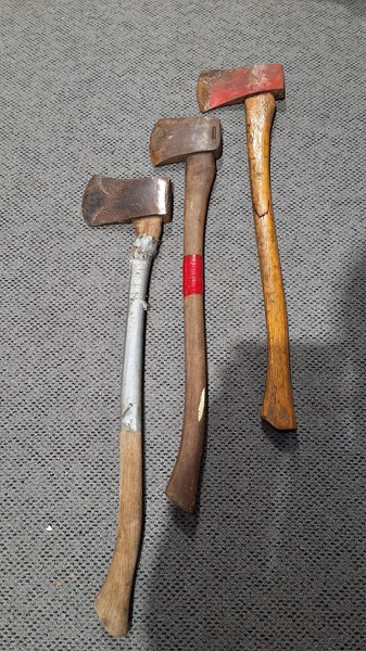 Lot 230 - AXES