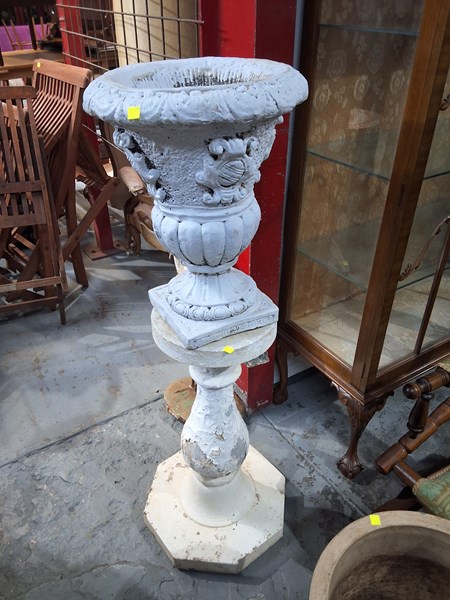 Lot 414 - GARDEN ORNAMENT