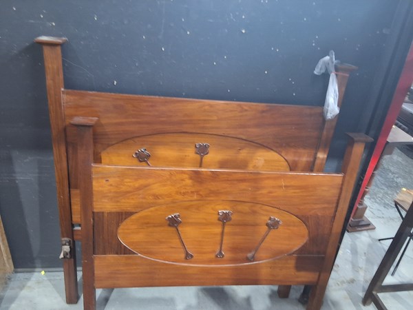 Lot 140 - BED