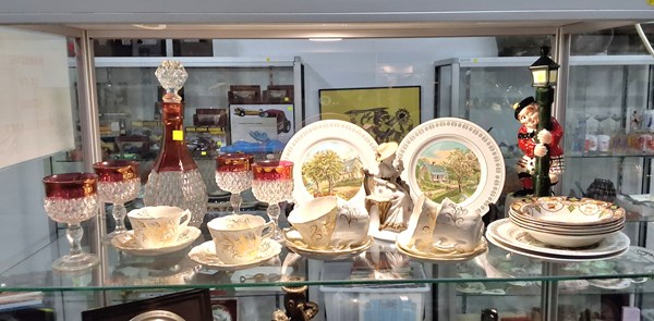 Lot 1385 - CHINA & GLASS