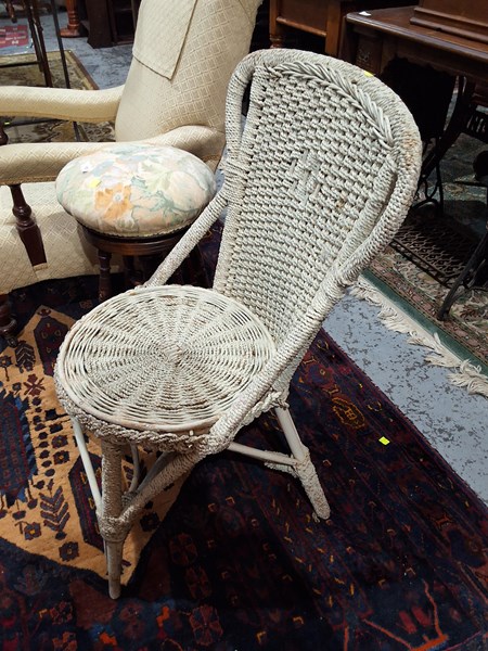 Lot 181 - CHAIR
