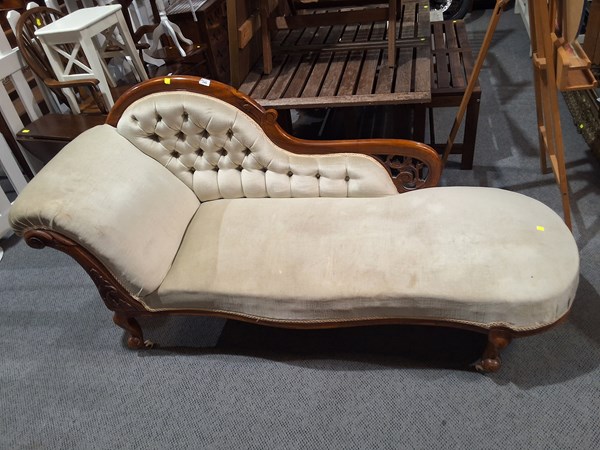 Lot 346 - CHAISE LOUNGE