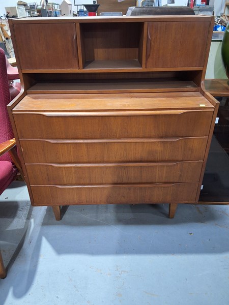 Lot 376 - WRITING BUREAU