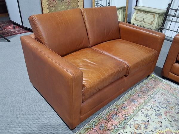 Lot 308 - MORAN LOUNGE